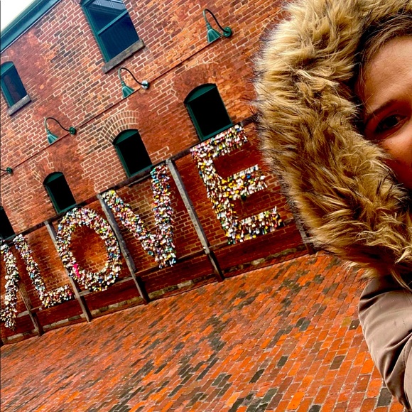 Meet your Posher, Sabrina - Picture 1 of 4